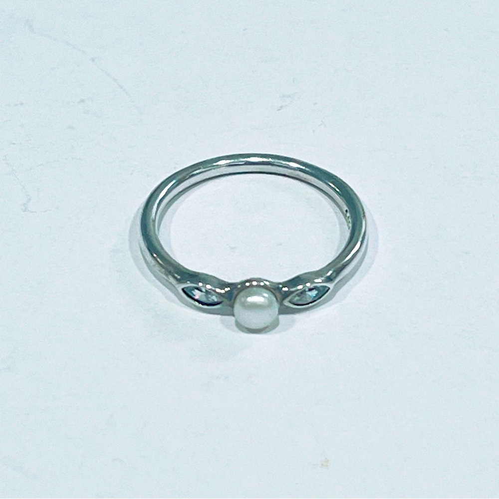 (sold) Authentic Pandora petite luminous leaves pearl ring size 54